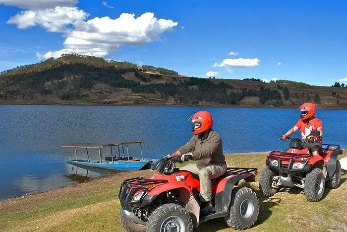 Recorrido de cuatrimotos en el entorno de Huaypo